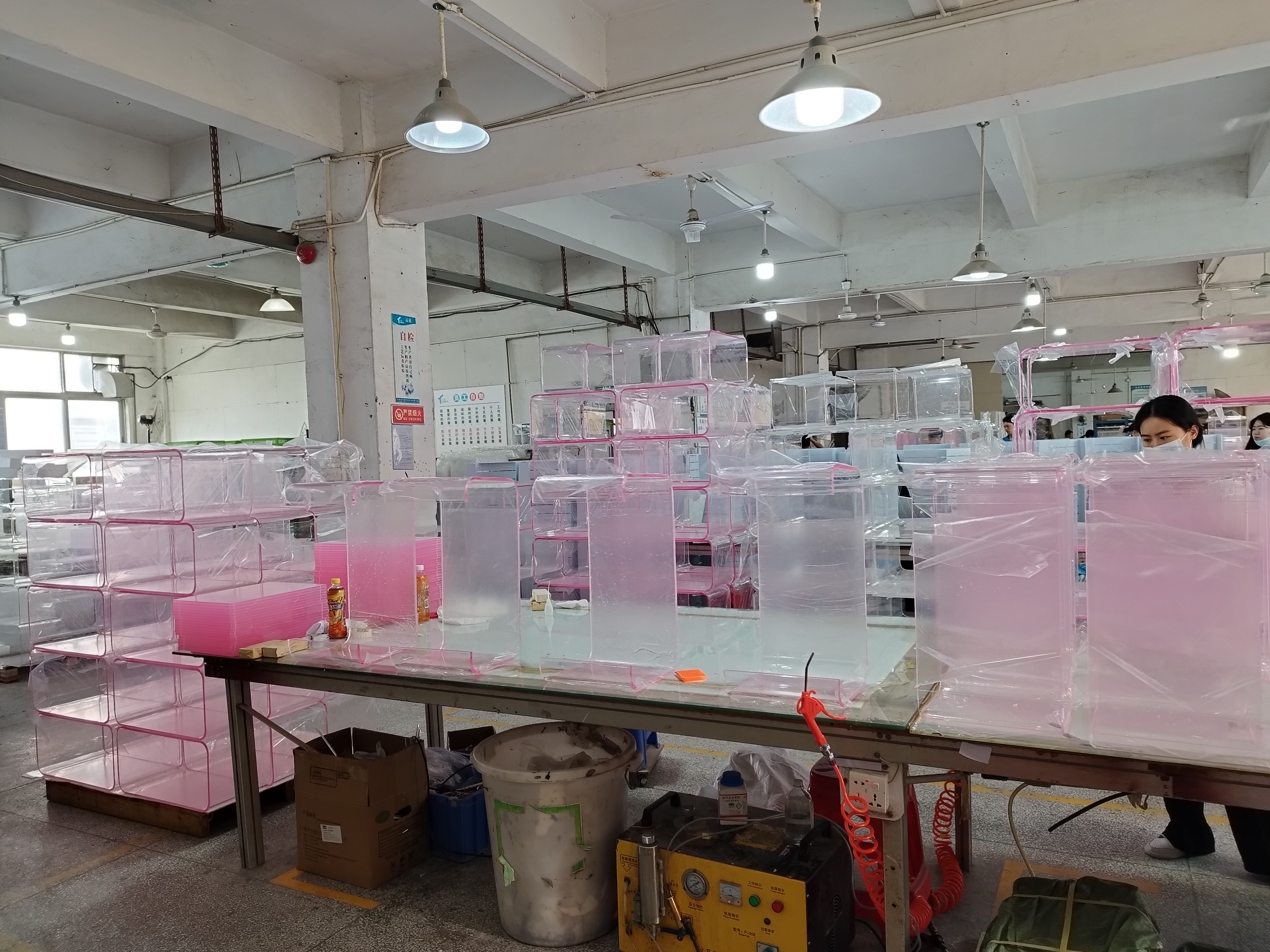 森涛工厂实拍，亚克力家具的制作与加工